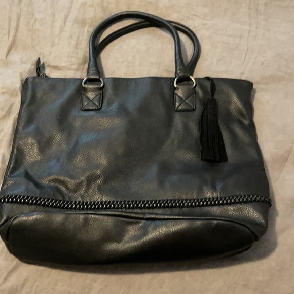 Lucky Brand Faux Leather Black Over The Shoulder Purse - Picture 2 of 4